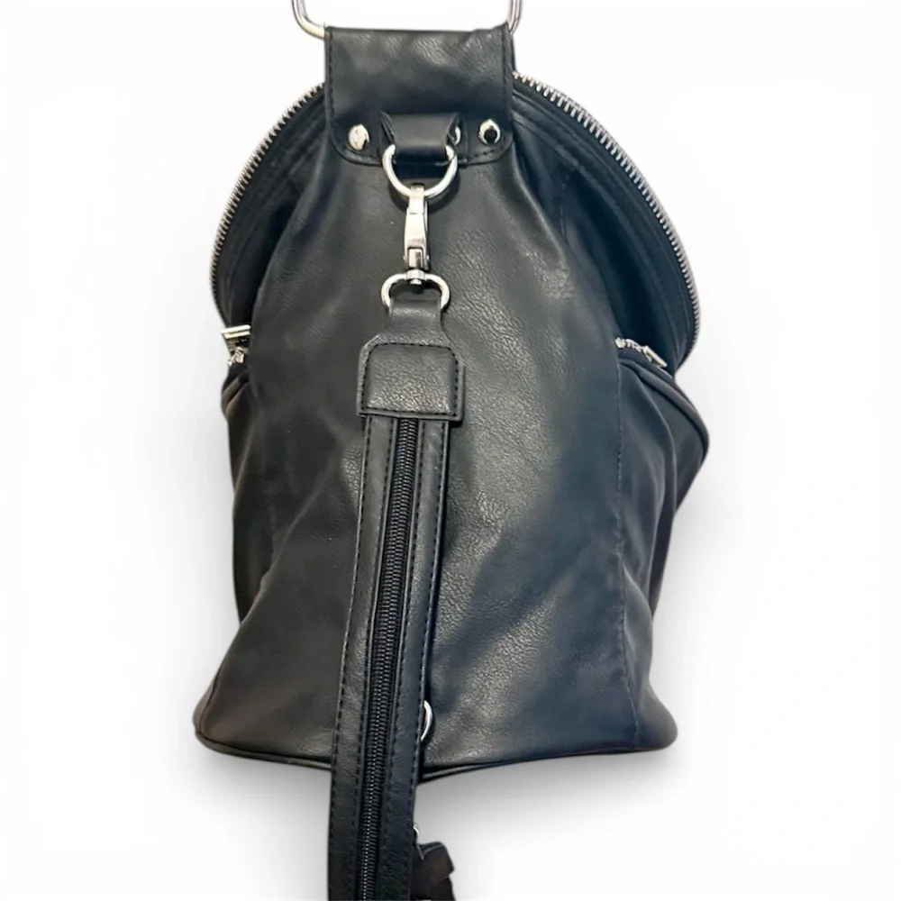 UNIF Namesake Backpack - Picture 5 of 6